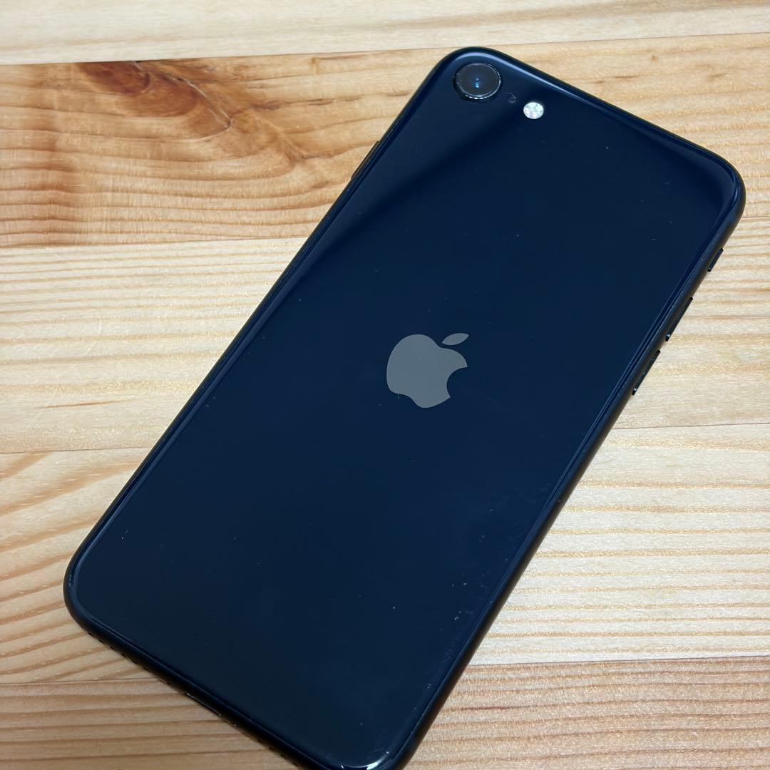か*ん様 バッテリー新品　iPhoneSE第3世代64GB SIMフリー　美品