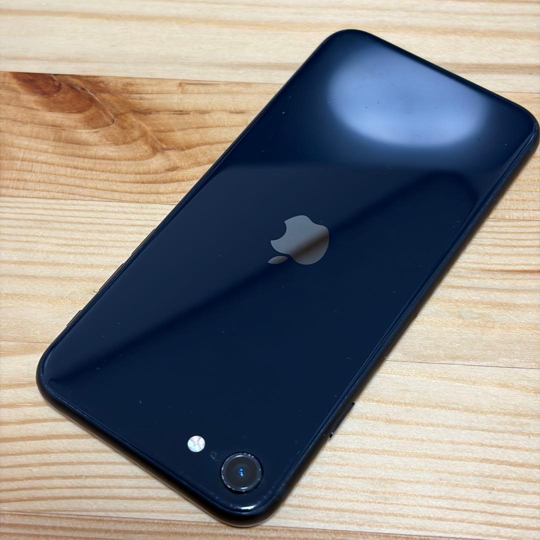 か*ん様 バッテリー新品　iPhoneSE第3世代64GB SIMフリー　美品