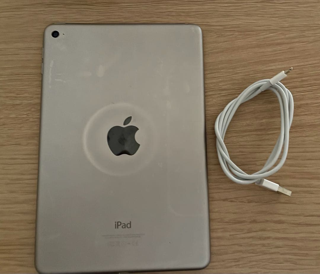 【気まぐれ値下げ】iPad mini4 128GB シルバー