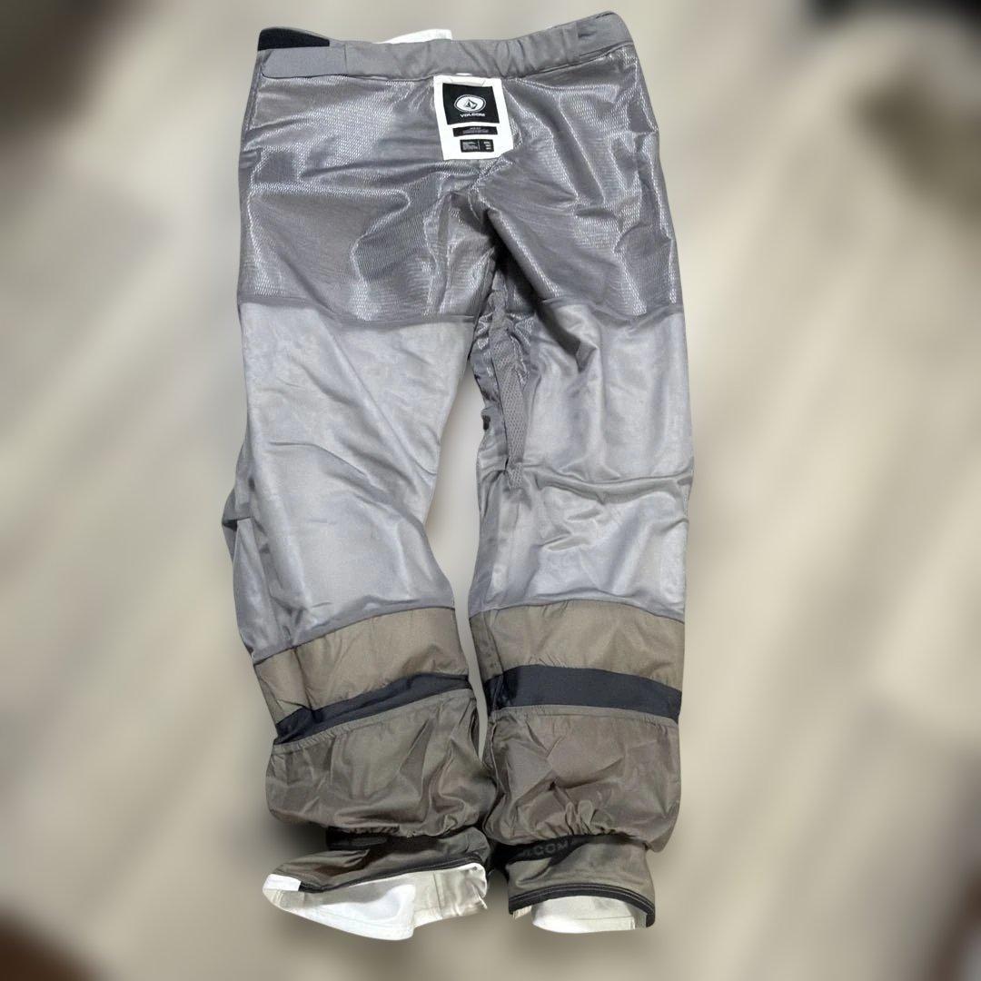 VOLCOM　上下　白　ホワイト スノーボードジャケット　パンツ
