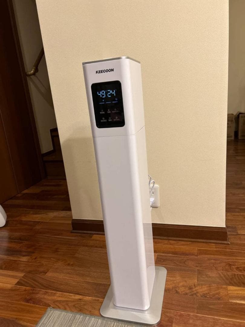 霧量を3段階で調節できる大容量タワー型加湿器