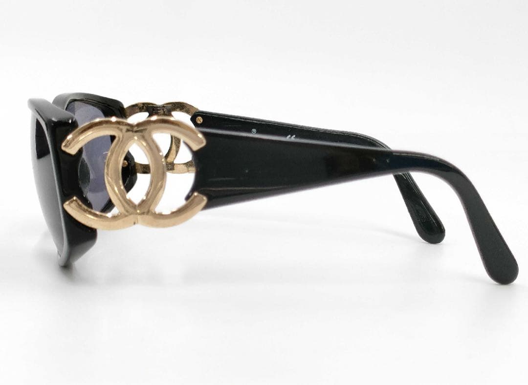 CHANEL ココマーク サングラス 黒×金 グレーレンズ ケース付 94305