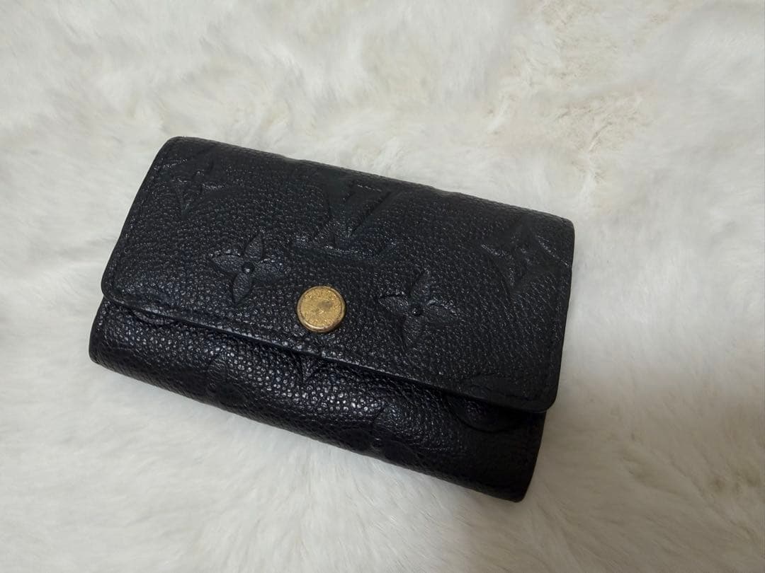 Louis Vuitton ブラック レザー キーケース