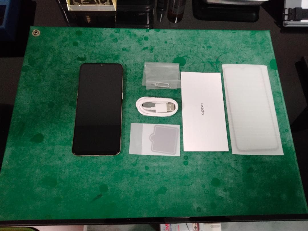 美品　Oppo A73 　おまけ