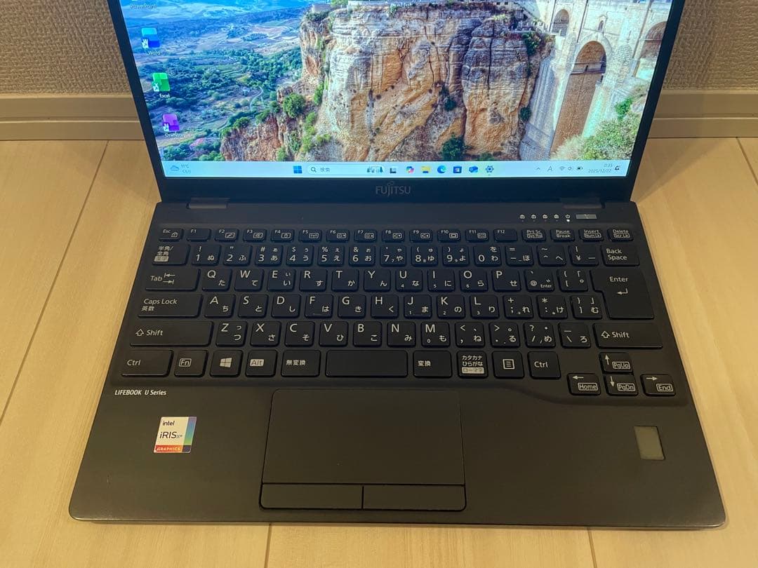 富士通 U9311/F i5-1145G7 256GB Office