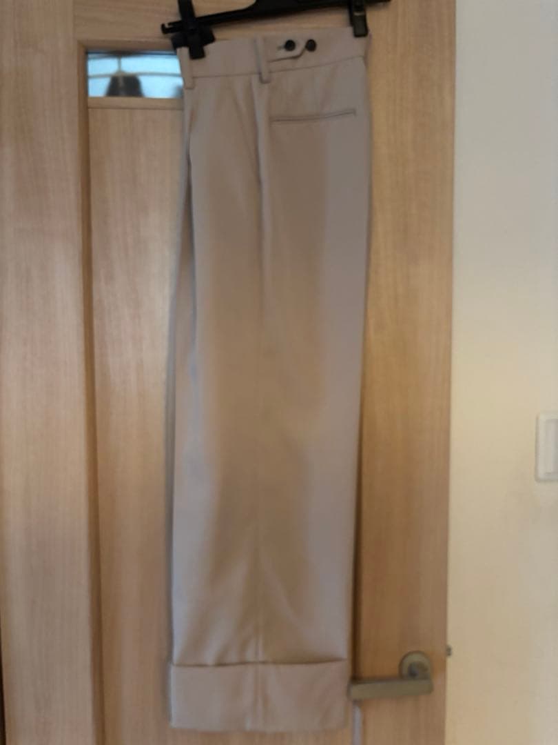 OHGA 新品未使用タグ付き　チノ風ワイドパンツ フロSサイズ
