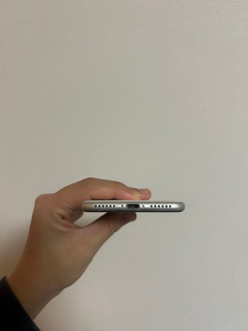 iPhoneSE 第2世代　128GB バッテリー89% ジャンク