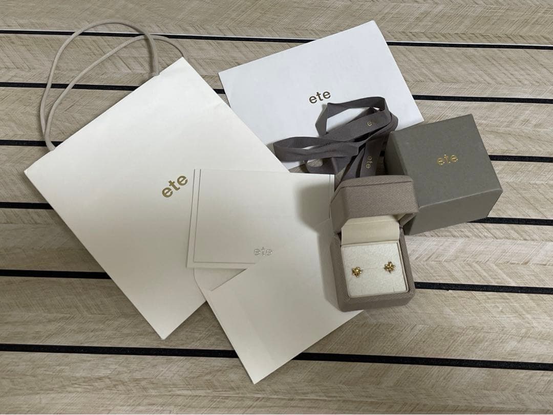 ete フラワーピアス　未使用
