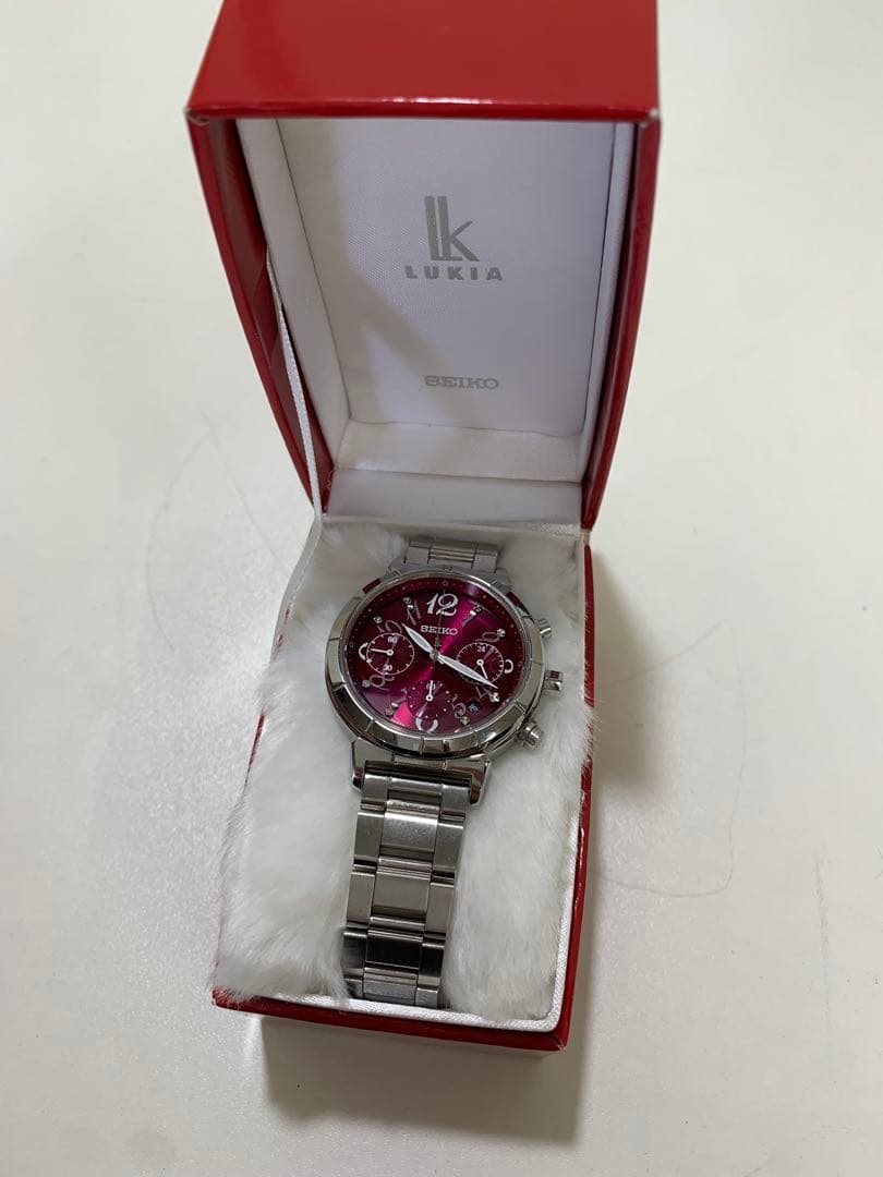 j246 SEIKO ルキア　ソーラー　腕時計　V175-0CZ0 不動