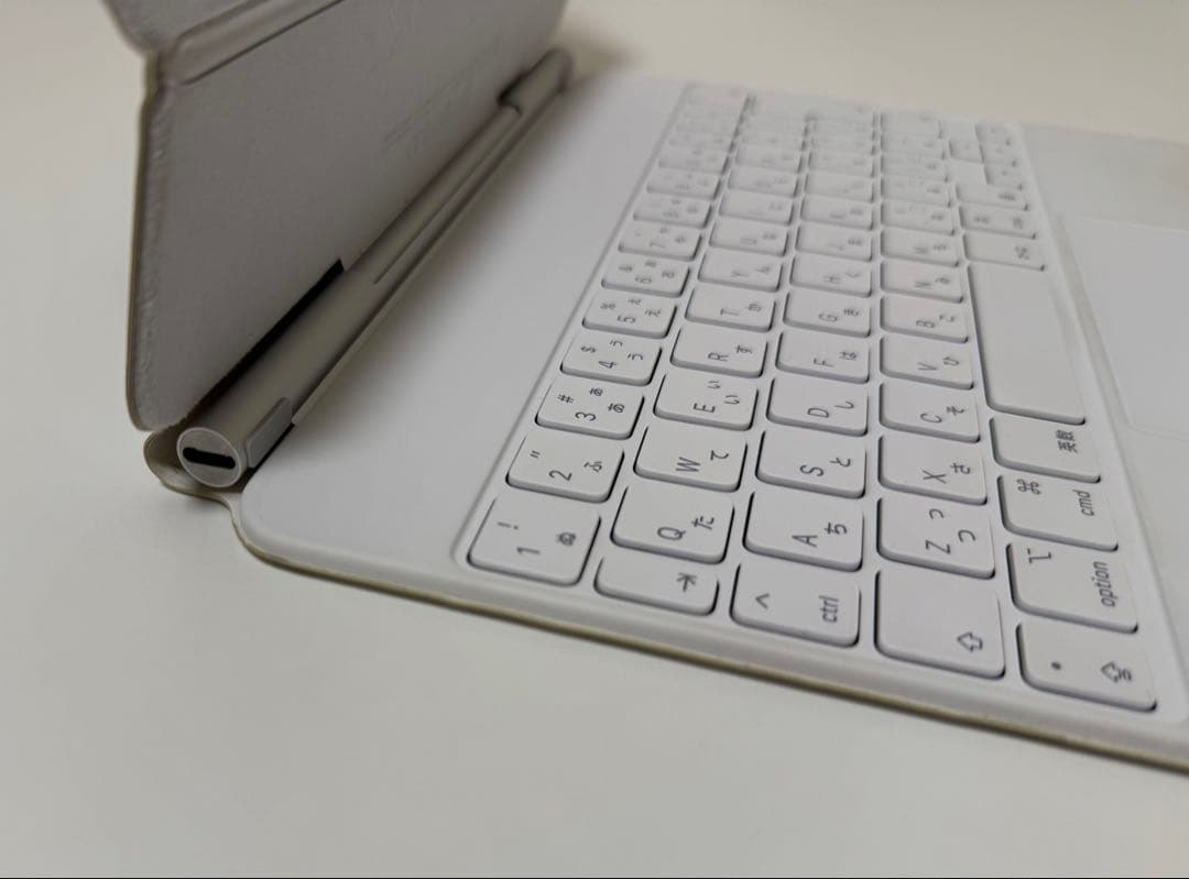 iPadAir第5世代64GBパープル　MagicKeyboardホワイト