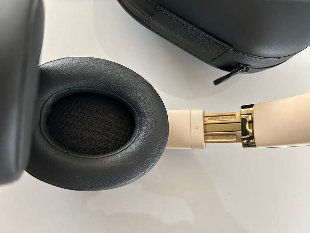 Beats Studio 3 Wireless シャドウグレー パット交換済み