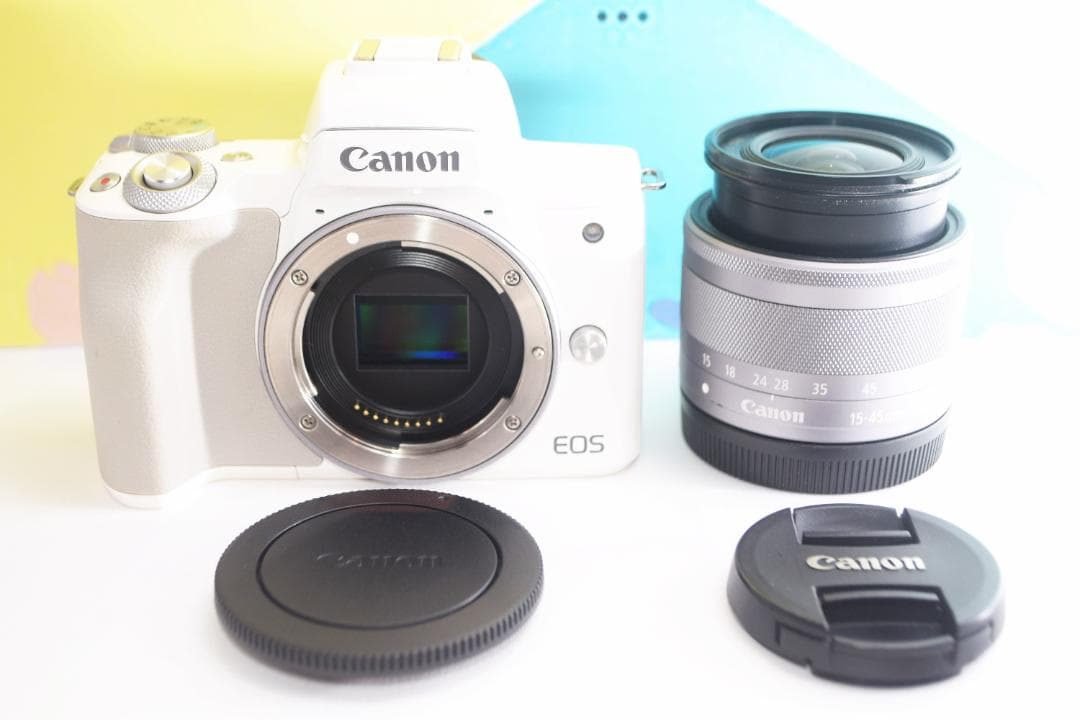 ❤️お洒落ホワイト♪高性能ミラーレス！スマホ転送OK★キヤノン Kiss M❤️