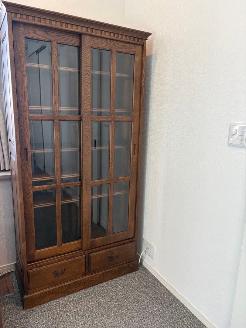 お値下げしました　葉山家具　ガラス引き戸書棚　クラッシックシリーズ