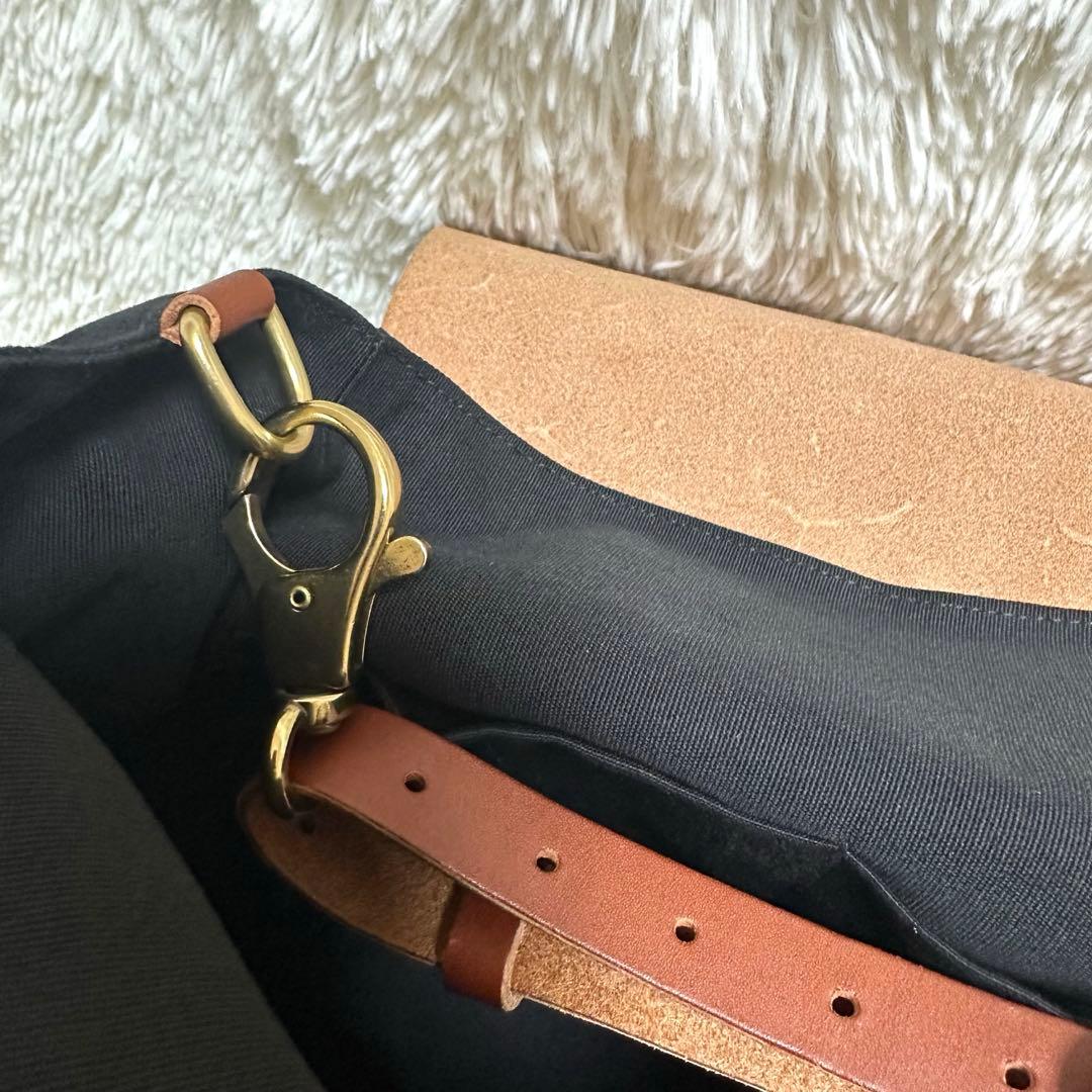 美品　定価91,300イルビゾンテバックパック ブラック×あか茶　キャンバス&革