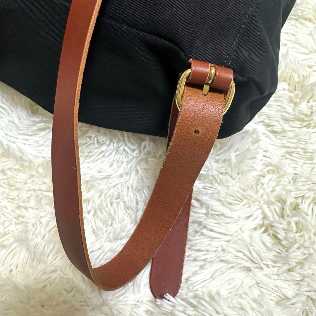 美品　定価91,300イルビゾンテバックパック ブラック×あか茶　キャンバス&革