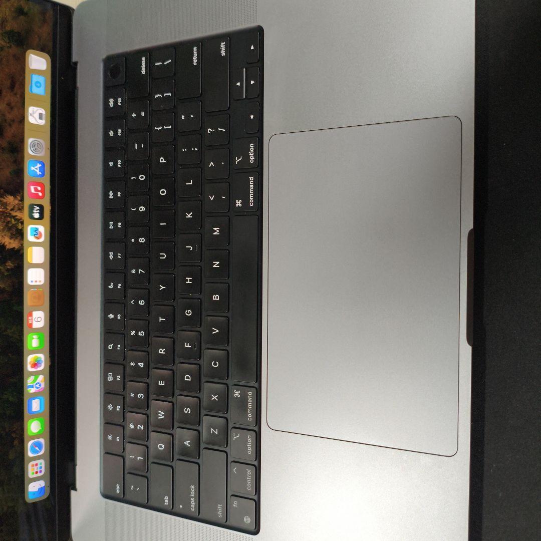 MacBook本体 Apple MacBook Pro (M1 Pro, 16GB)