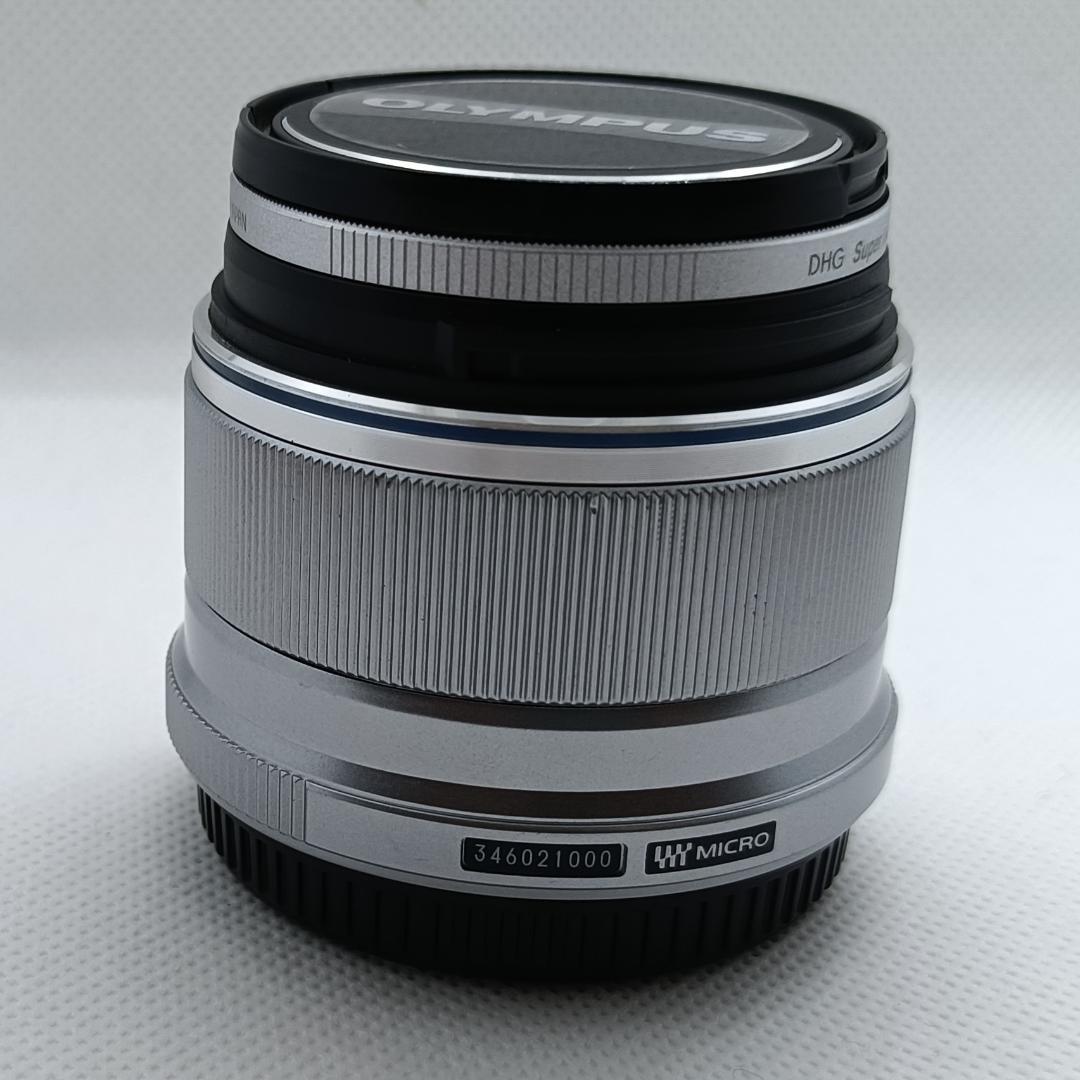 M.ZUIKO DIGITAL 25mm F1.8 シルバー オリンパス