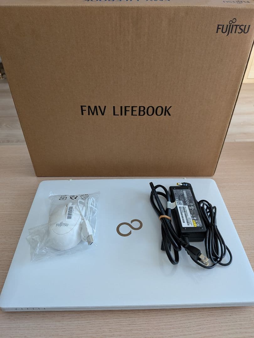 富士通 LIFEBOOK AH42/D1 ホワイト ノートPC
