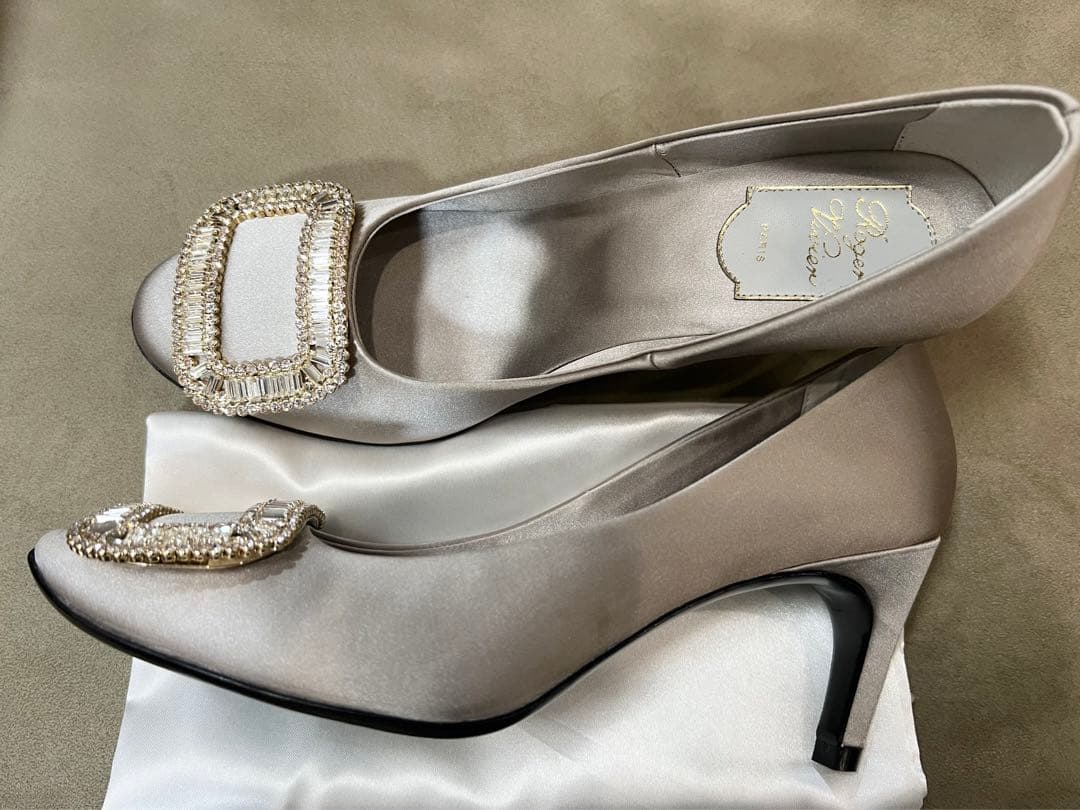 ロジェヴィヴィエ　パンプス