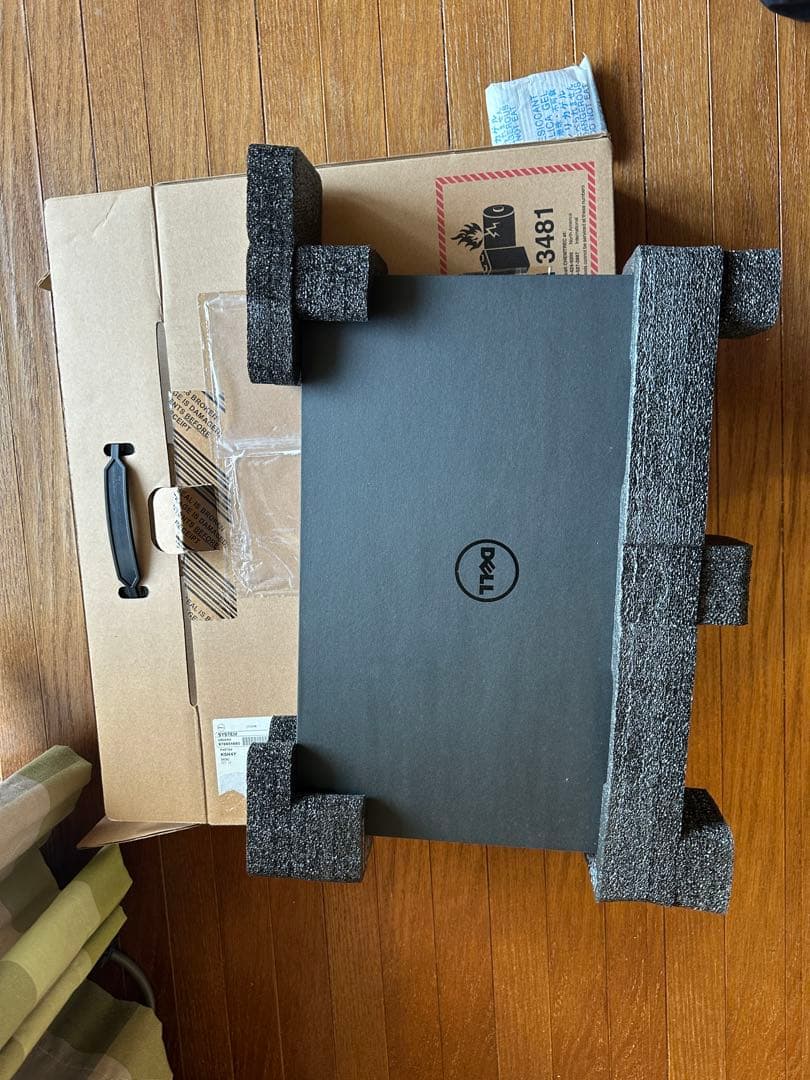 Windowsノート本体 DELL XPS15 9560