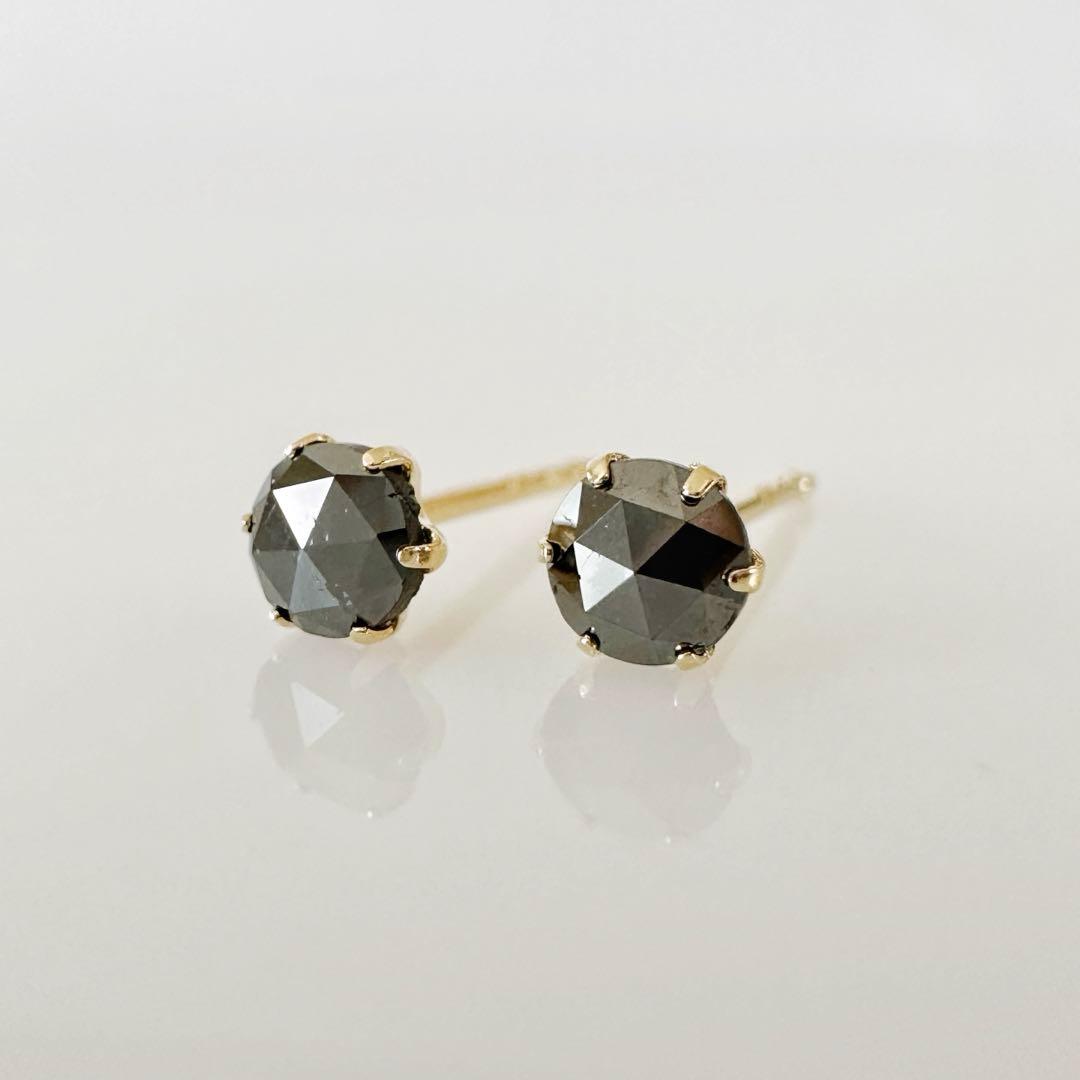 K18 ブラックダイヤ0.30ct ピアス！