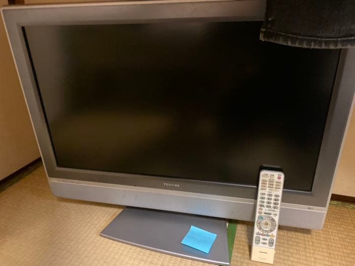 TOSHIBAの32インチのテレビです。