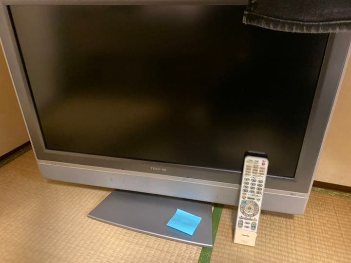 TOSHIBAの32インチのテレビです。