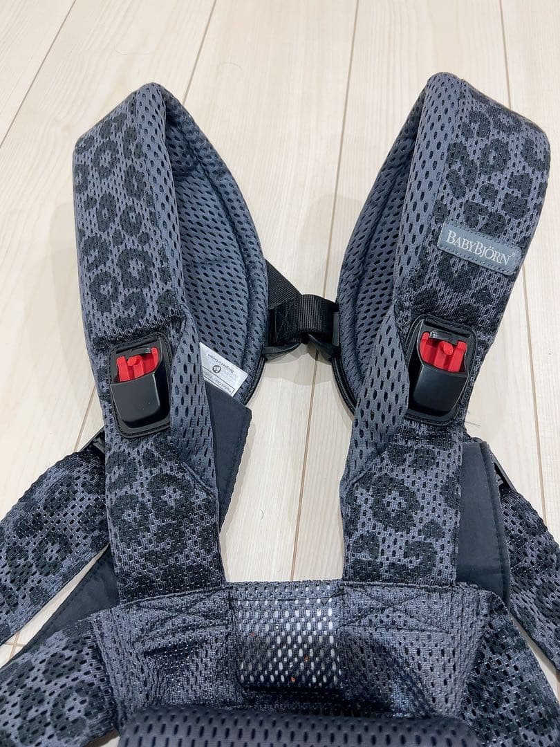 BABYBJORN 抱っこ紐　レオパード『24時間限定値下げ！』