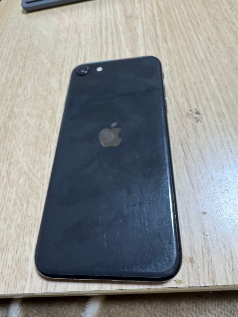 iPhone SE 64GBMHGP3J/ASIMフリーバッテリー81%ブラック