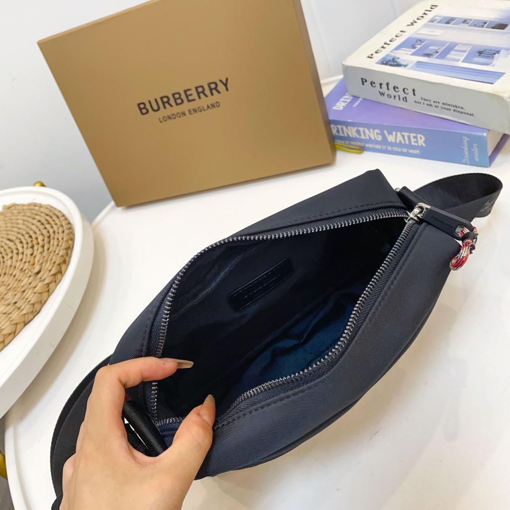 未使用保管品✨ナイロン　ショルダーバッグ　メンズ