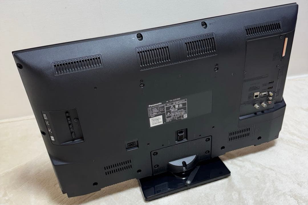 Panasonicパナソニックハイビジョン液晶テレビ32型品番THー32D300