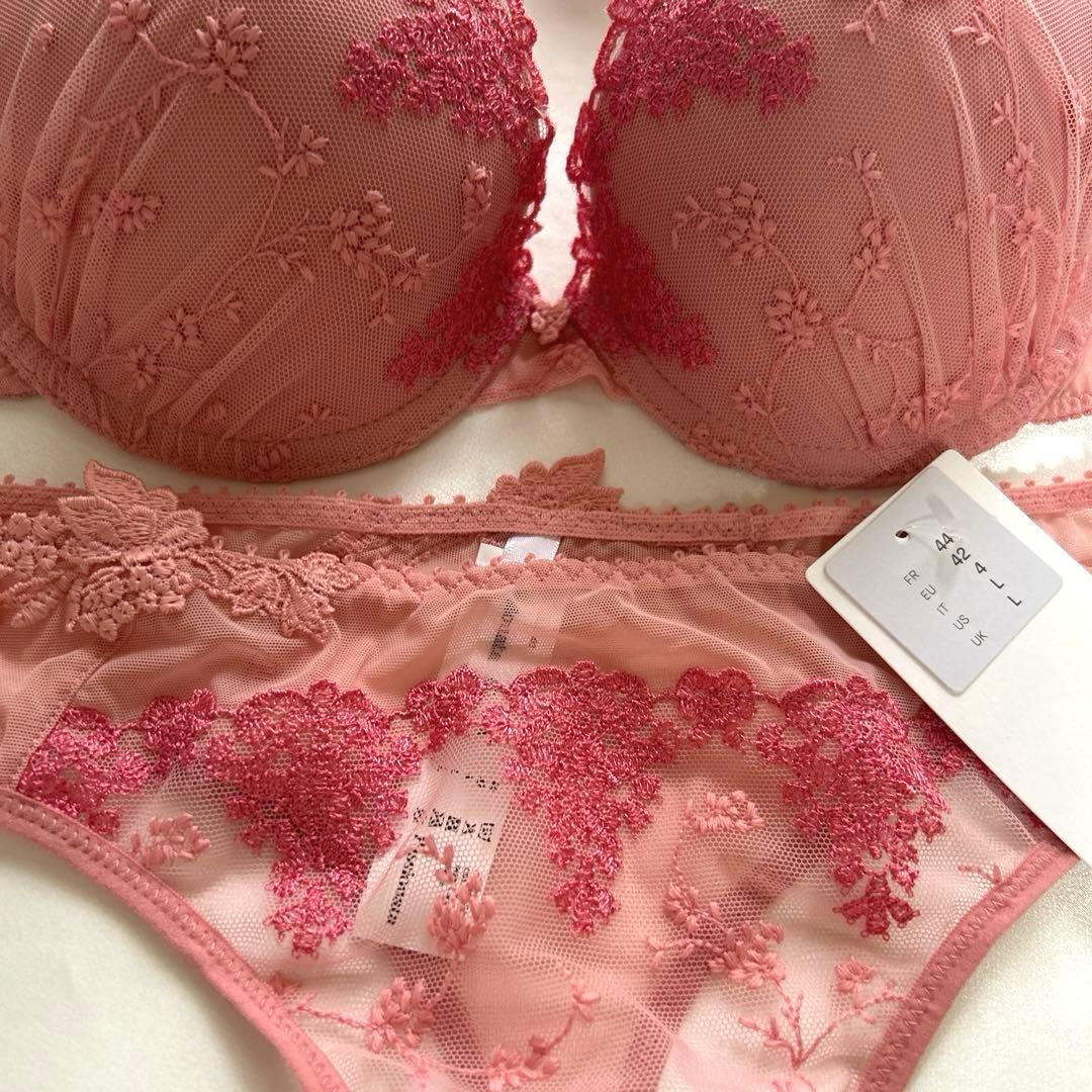 ⭐︎高級フランス パッショナータ⭐︎ チェリーピンクの綺麗なランジェリー