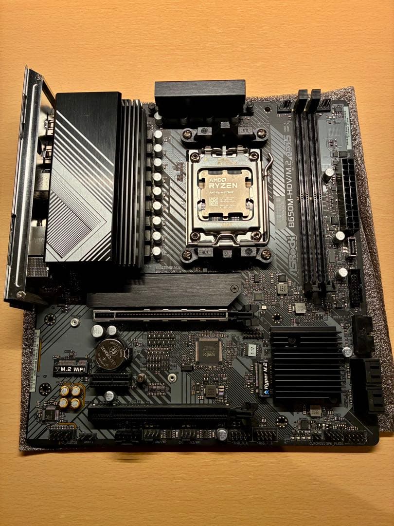 AMD Ryzen 5 7500F、B650M-HDV/M.2 セット