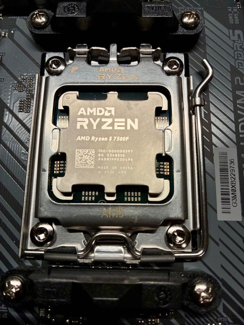 AMD Ryzen 5 7500F、B650M-HDV/M.2 セット