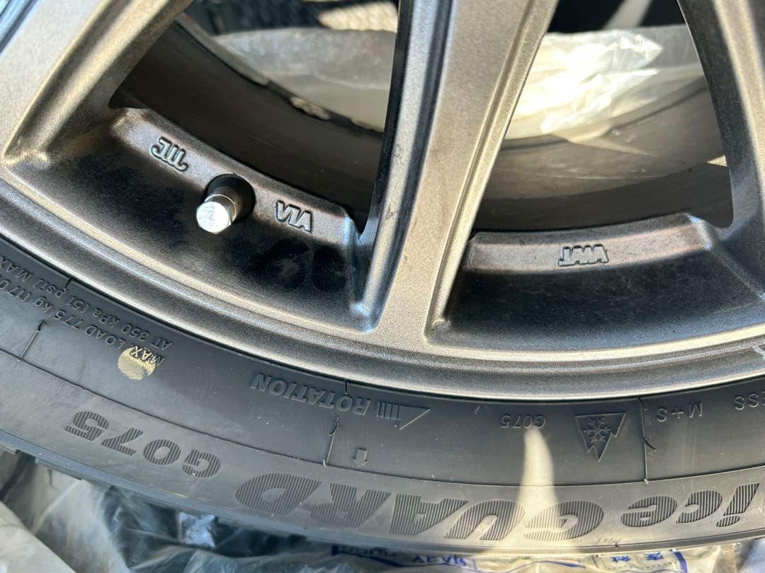 【美品】YOKOHAMA iceGuard スタッドレス225/60R17 4本