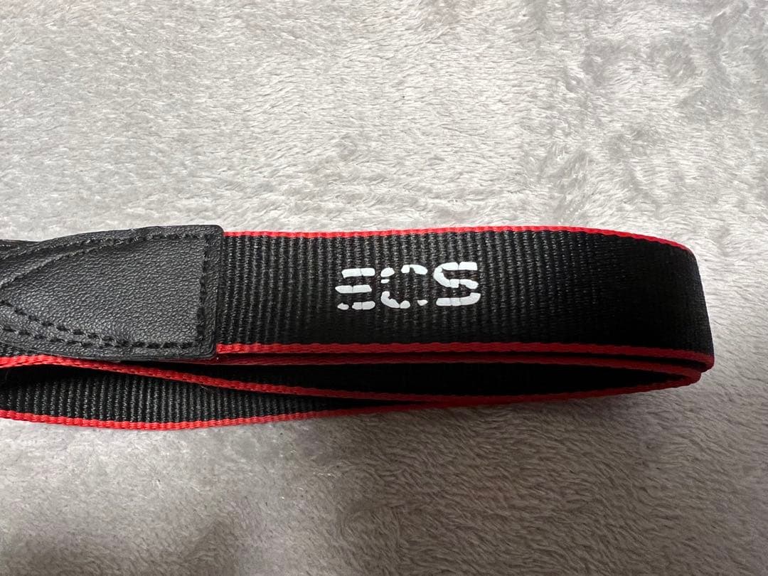 Canon製　EOS M ダブルレンズキット　ブラック