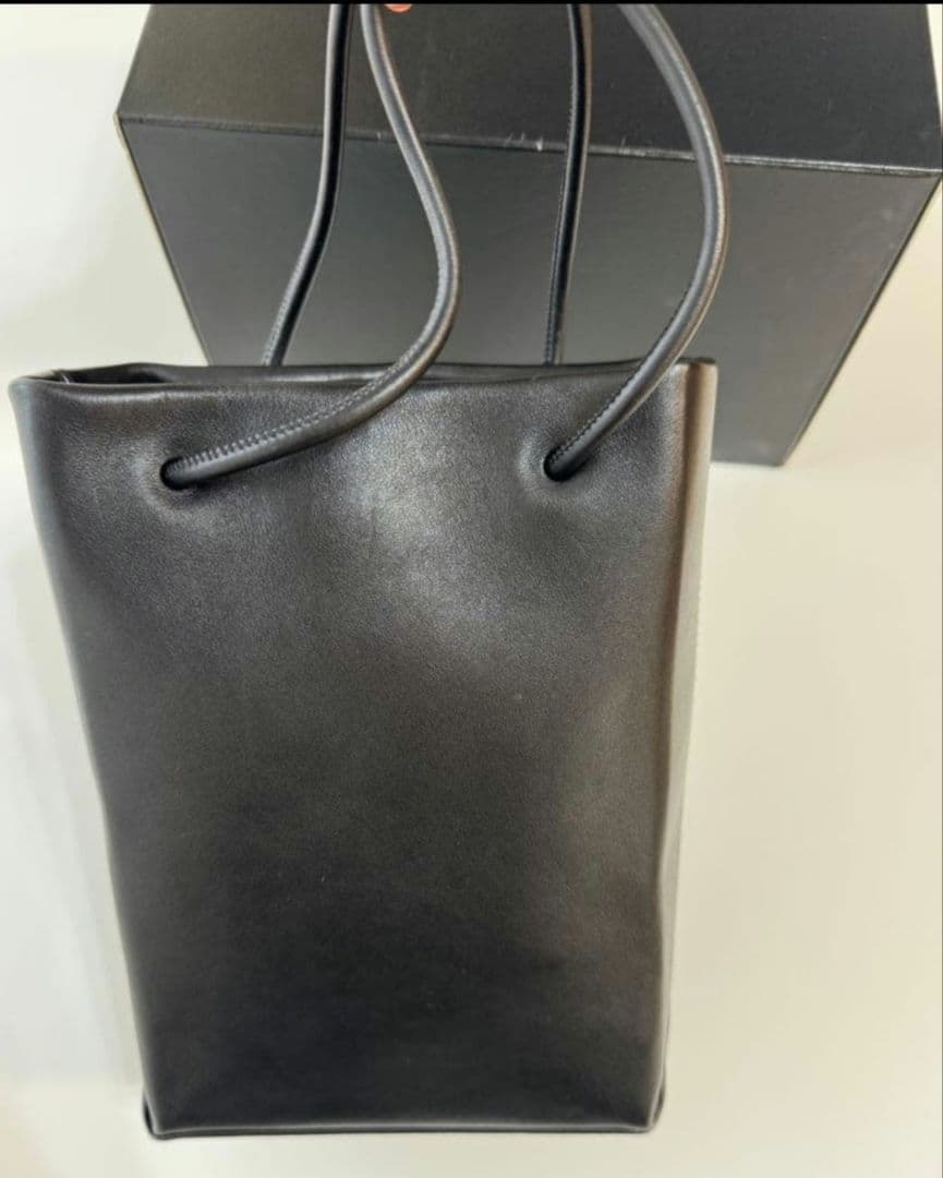 本物鑑定済♥シャネル CHANEL✨エッセンシャルトート　ブラック ハンドバッグ