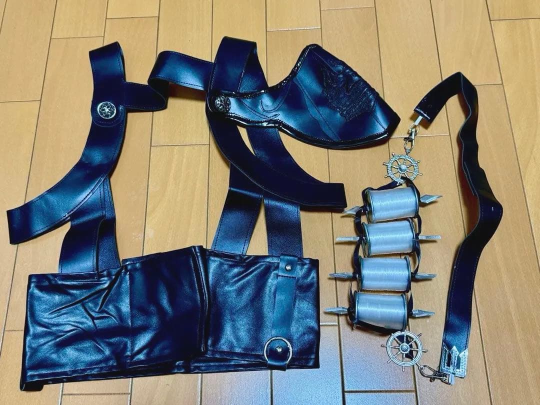 ディアソムニア寮服　コスプレ衣装　Mサイズ　シルバー　セベク