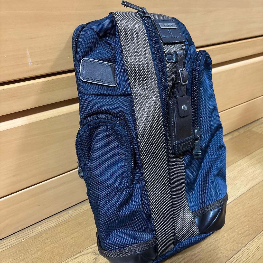 TUMI トゥミ　ショルダーバッグ　ネイビー