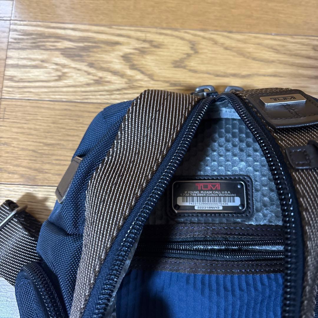 TUMI トゥミ　ショルダーバッグ　ネイビー