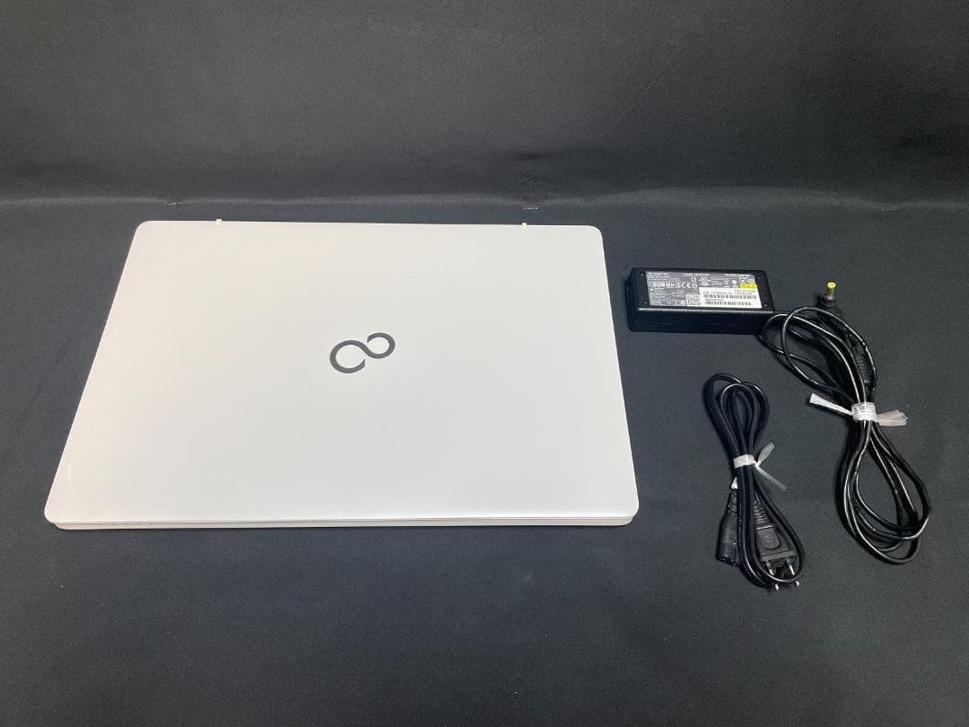 富士通 ノートパソコン LIFEBOOK i7 第7世代　1083101002
