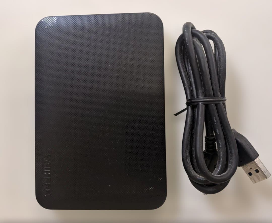 【美品】TOSHIBA /外付けハードディスク HD-AC10TK /1TB