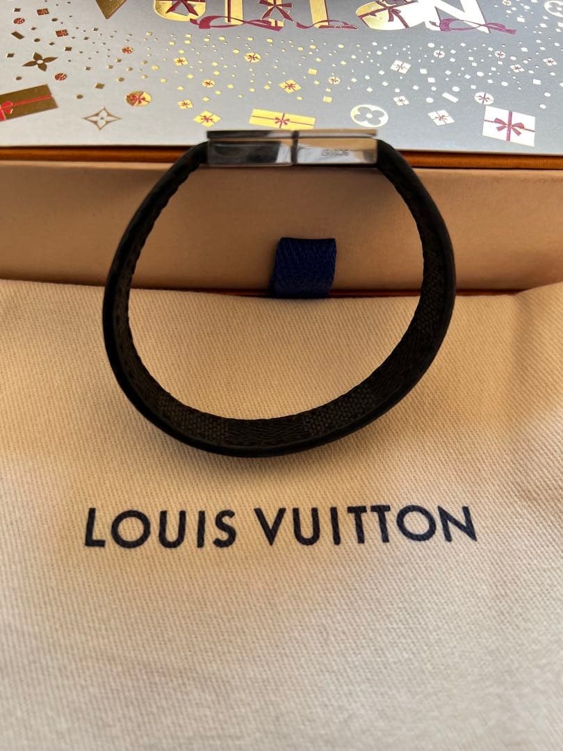 Louis Vuitton ブラックレザーブレスレット