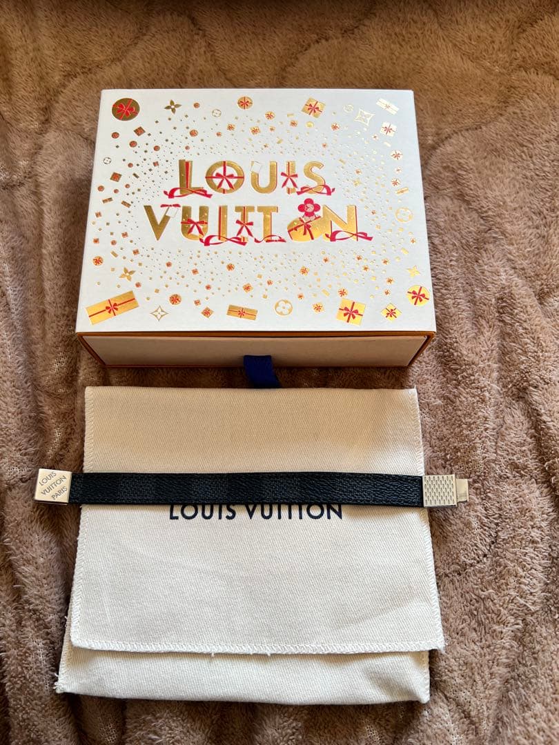 Louis Vuitton ブラックレザーブレスレット