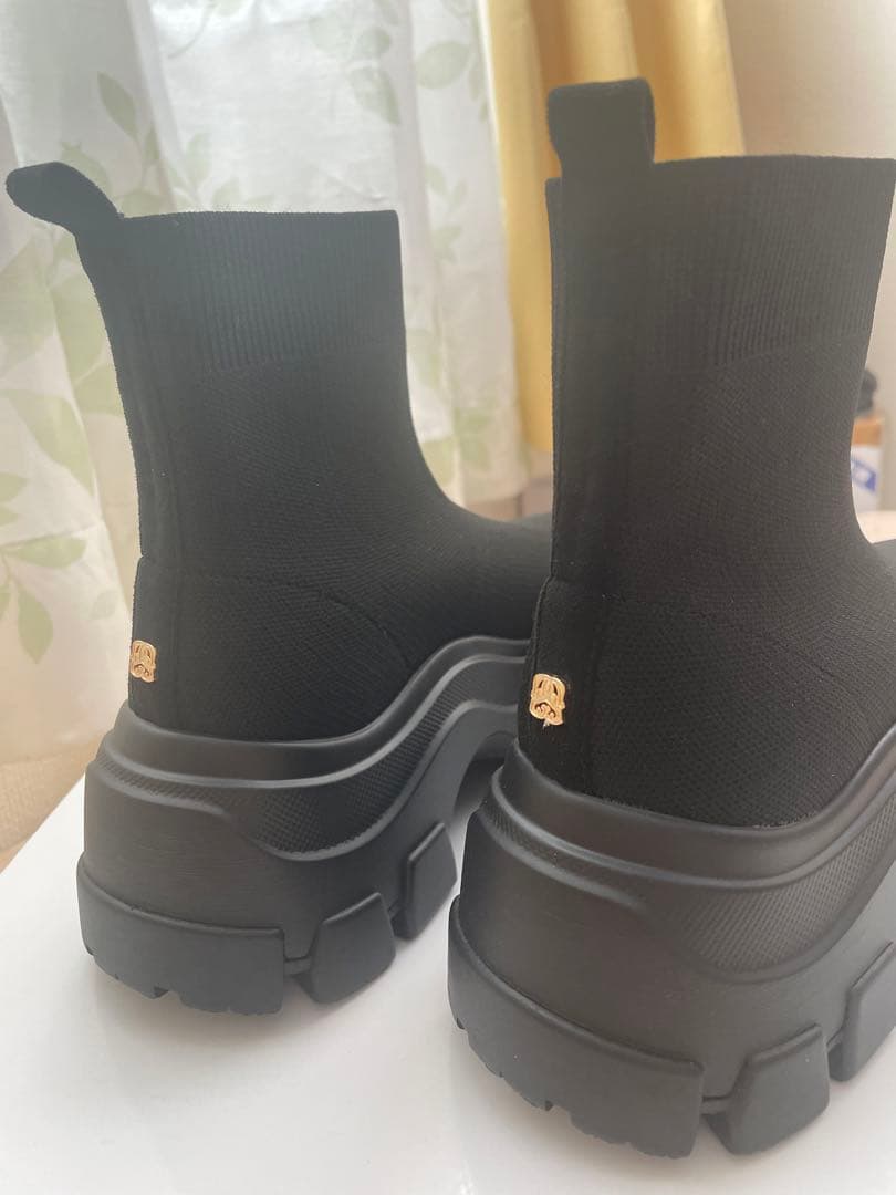 SNIDELスニーカーソールショートブーツ