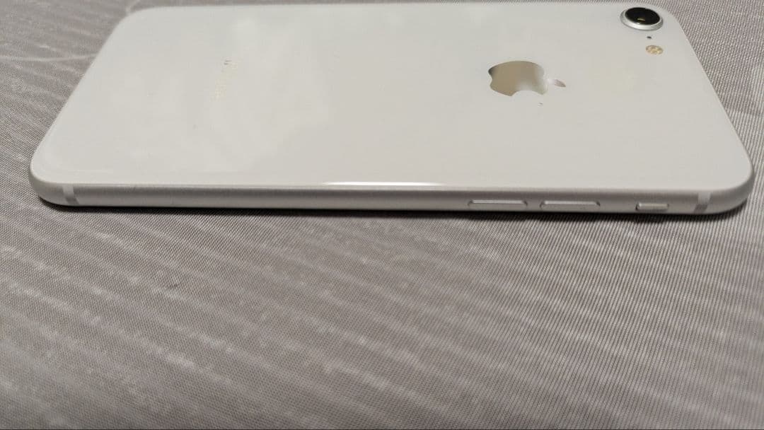 【美品】Apple iPhone 8 64GB シルバー SIMフリー