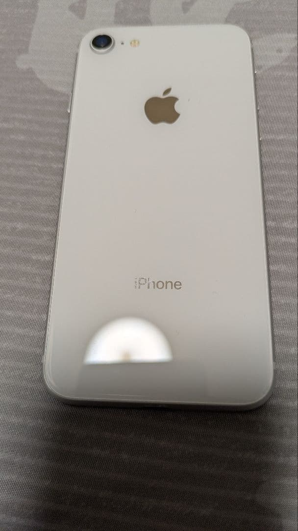 【美品】Apple iPhone 8 64GB シルバー SIMフリー