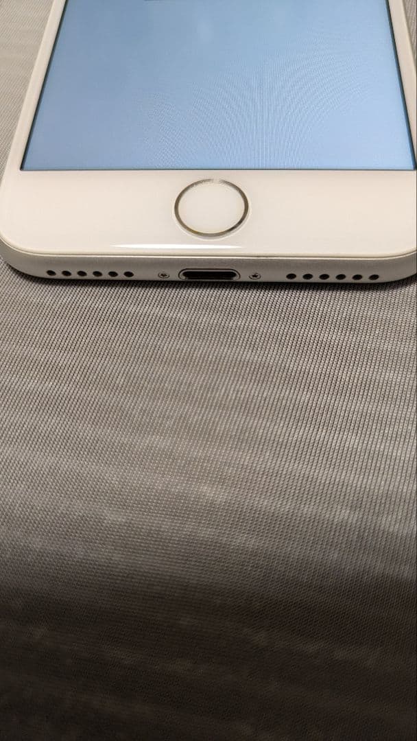 【美品】Apple iPhone 8 64GB シルバー SIMフリー