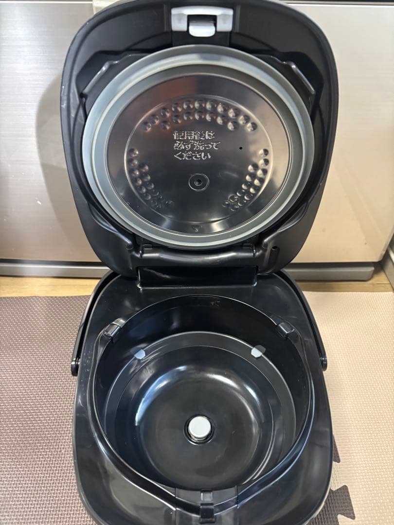 東芝　TOSHIBA 炊飯器　RC-10VRV 真空IH 炎匠炊き 24製