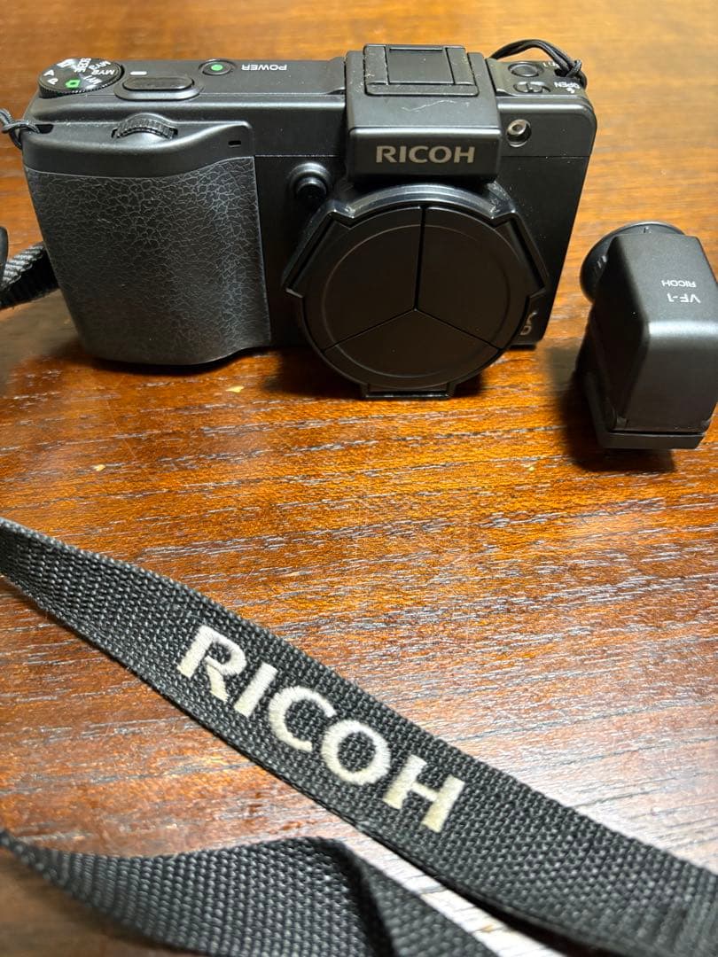 RICOHリコー　デジタルカメラ　GX200 VF KIT 外箱付き